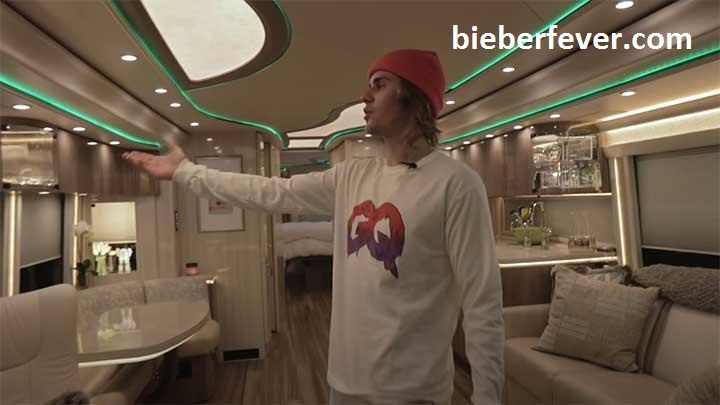 Bus Tur Mewah 2 Juta Dollar Justin Bieber terlihat Seperti Suite Penthouse
